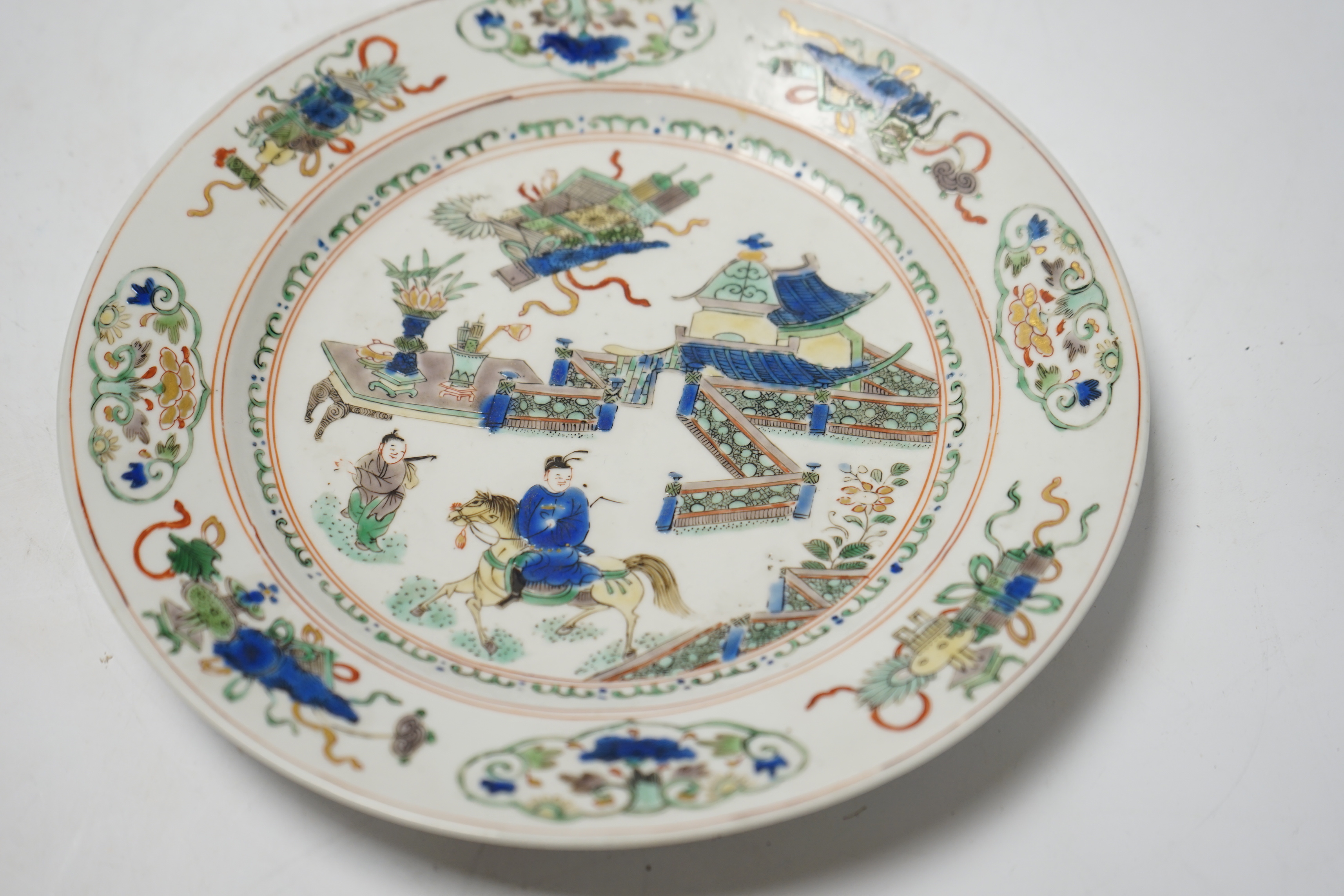 A Chinese famille verte dish, Kangxi period, 22cm